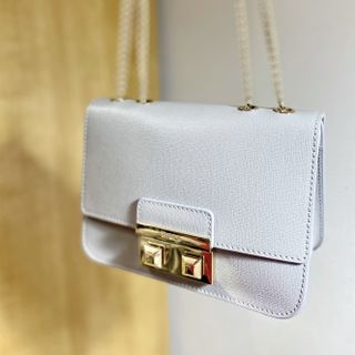 由 ev2113 (刊登 ID 1145800267，圖片 1) 提交，位於 的 (類別：)，說明：。