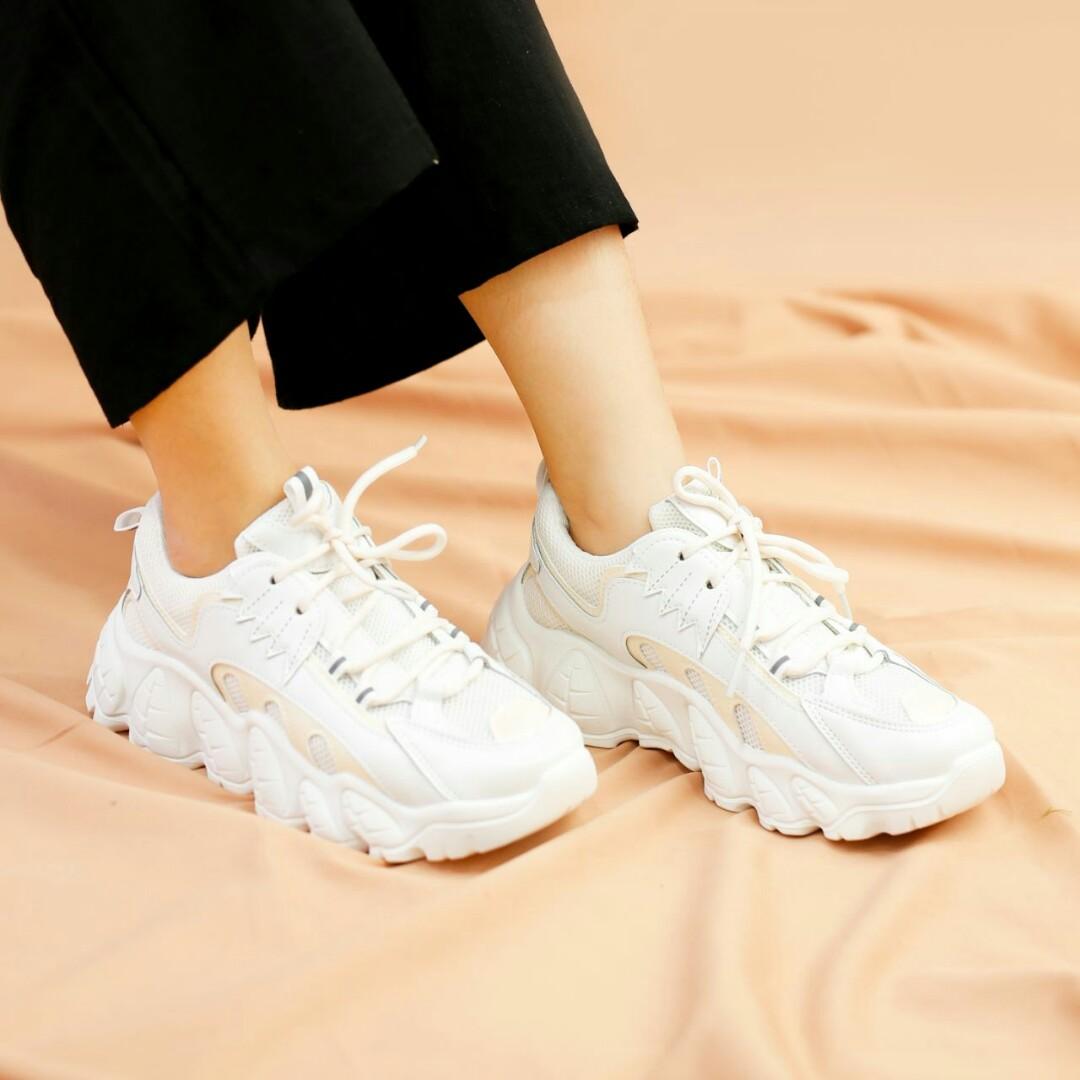 Hachiro sneaker clearance
