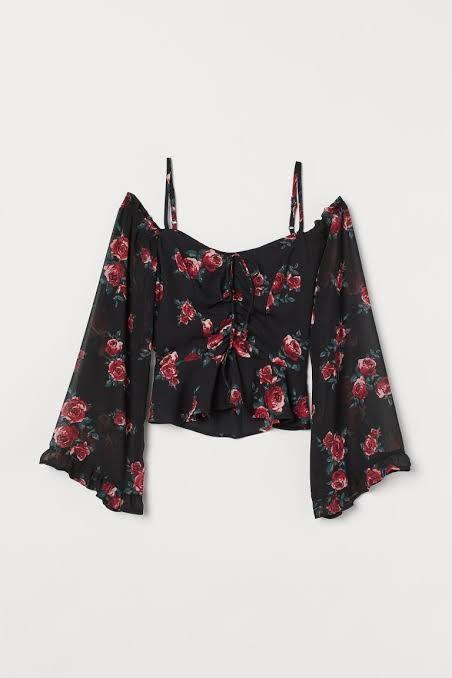 H&M Cold Shoulder Top (Category: Blouses) located in Marikina City. Submitted by alg1989 (Listing ID 1152976429, Image 3). Description: H&M Divided Cold Shoulder Top Good as new. Used once only..