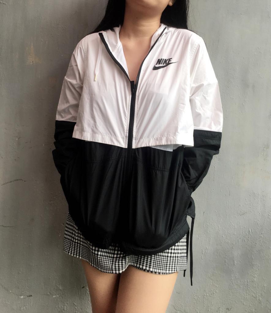 Jaket parasut discount nike original