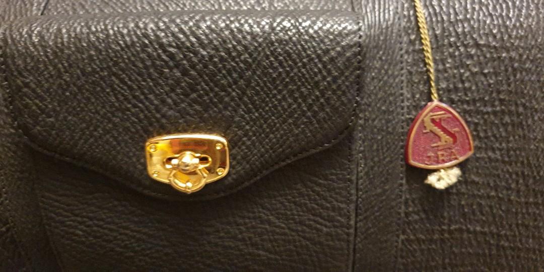 JRA Shark Skin (Category: Luxury Bags & Wallets) located in Cabanatuan. Submitted by k2_boutiqueshop (Listing ID 1153154253, Image 3). Description: brandnew jra shark skin 2way with sling strap.
