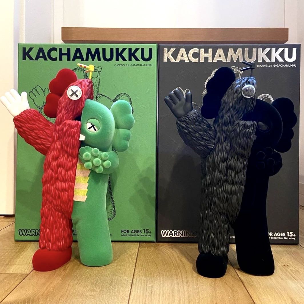 日本代理店正規品 Kaws KACHAMUKKU Original colorway black