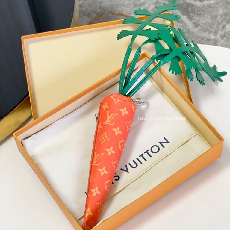Louis Vuitton Carrot Pouch, Men's Fashion, Bags, Belt bags