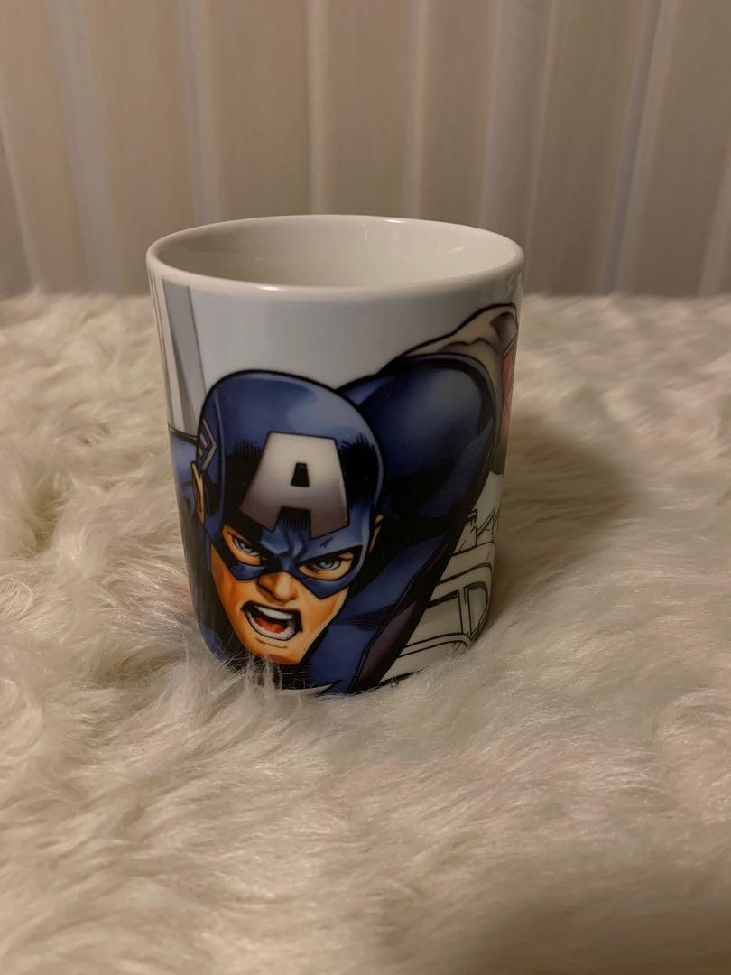 Marvel Captain America Mug (Category: Coffee & Tea Tableware) located in Calamba. Submitted by cur8d (Listing ID 1153102435, Image 1). Description: 3.1 x 3.75 inches .