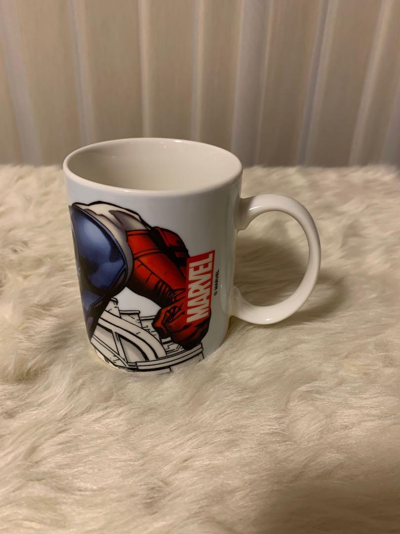 Marvel Captain America Mug (Category: Coffee & Tea Tableware) located in Calamba. Submitted by cur8d (Listing ID 1153102435, Image 2). Description: 3.1 x 3.75 inches .