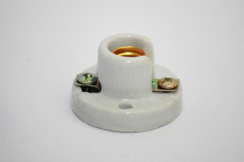 Small bulb socket hotsell