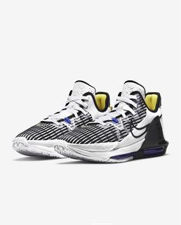 (Category: ) located in . Submitted by Erina_Wardrobe (Listing ID 1153082808, Image 1). Description: .