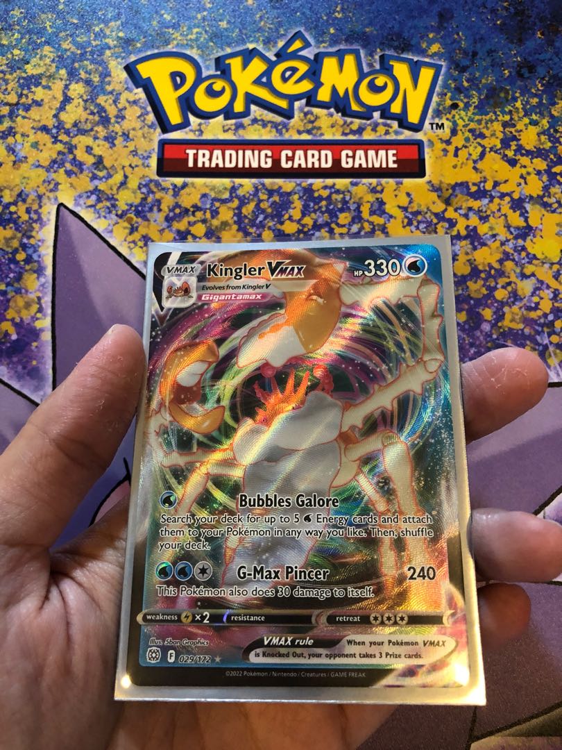 Kingler VMAX 029/172 - Tarjeta De Pokémon Ultra Rara (SWSH Brilliant Stars) + 1 Cargador Superior TitanCards