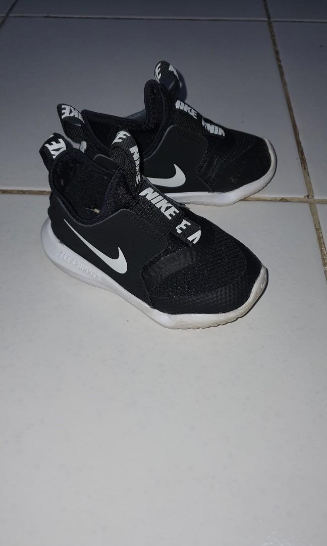 nike flex runner size 1