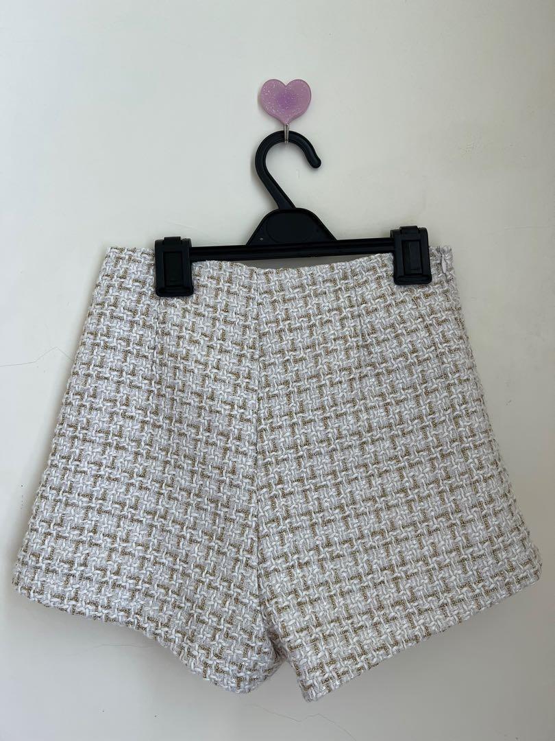 Skort tweed korean, Fesyen Wanita, Pakaian Wanita, Bawahan on Carousell