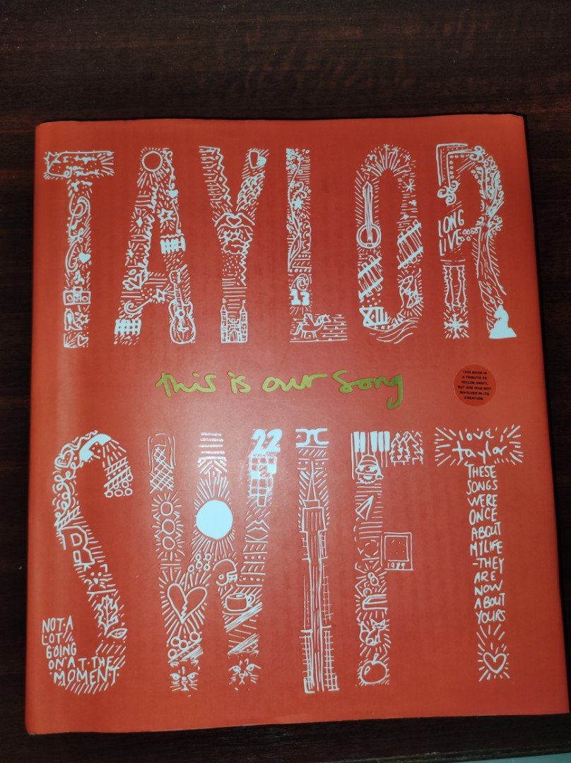TAYLOR SWIFT FAN BOOK, Hobbies & Toys, Books & Magazines, Magazines on
