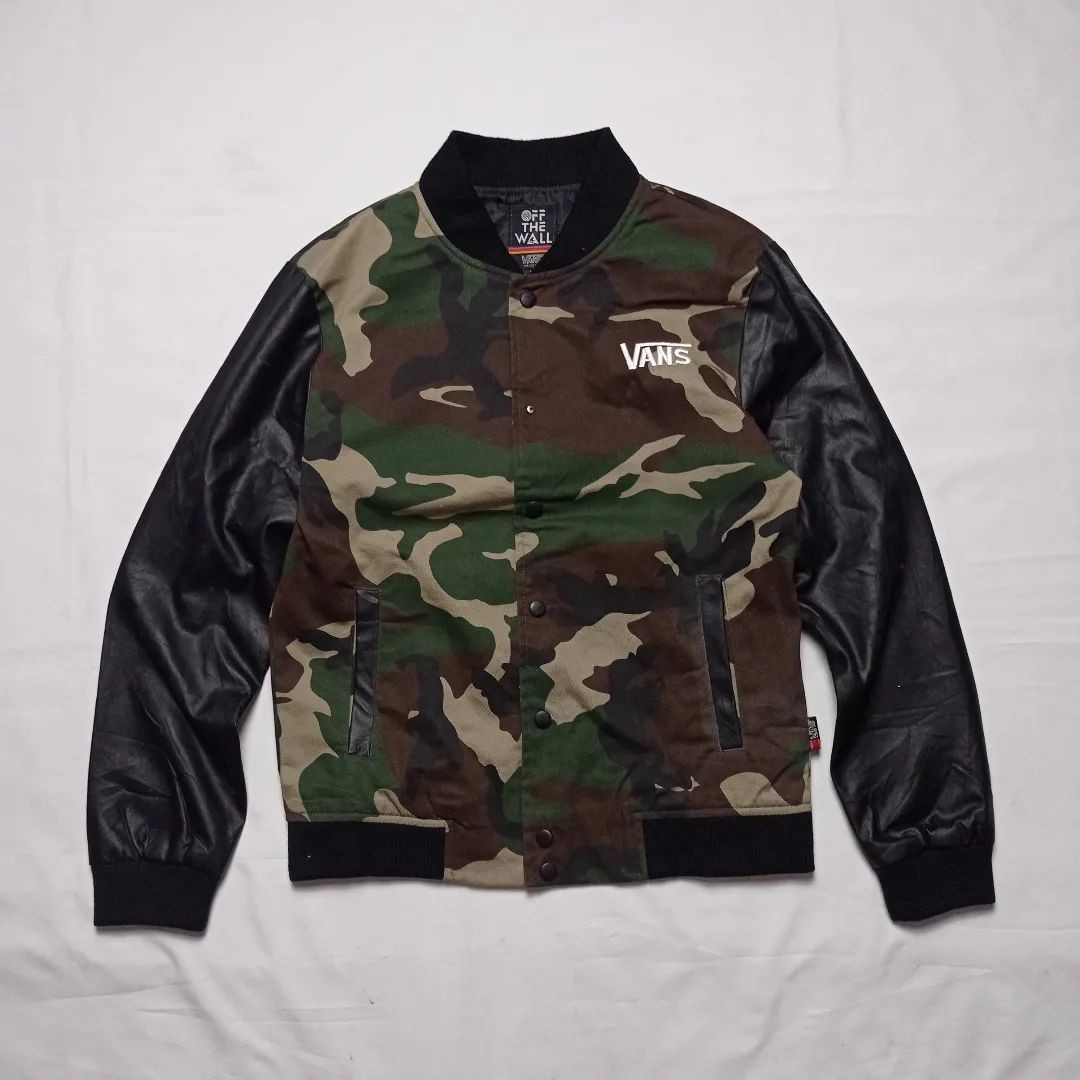 Vans camo deals varsity jacket