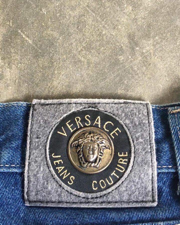Versace jeans, Fesyen Pria, Pakaian , Bawahan di Carousell