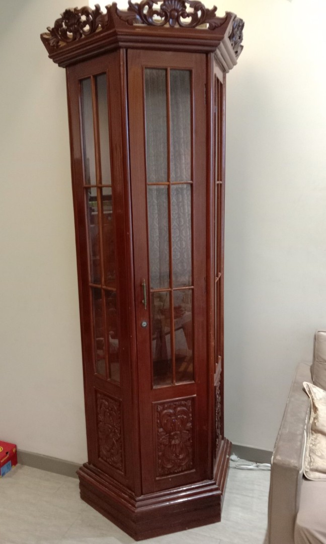 Vertical display Furniture & Home Living, Furniture, Shelves