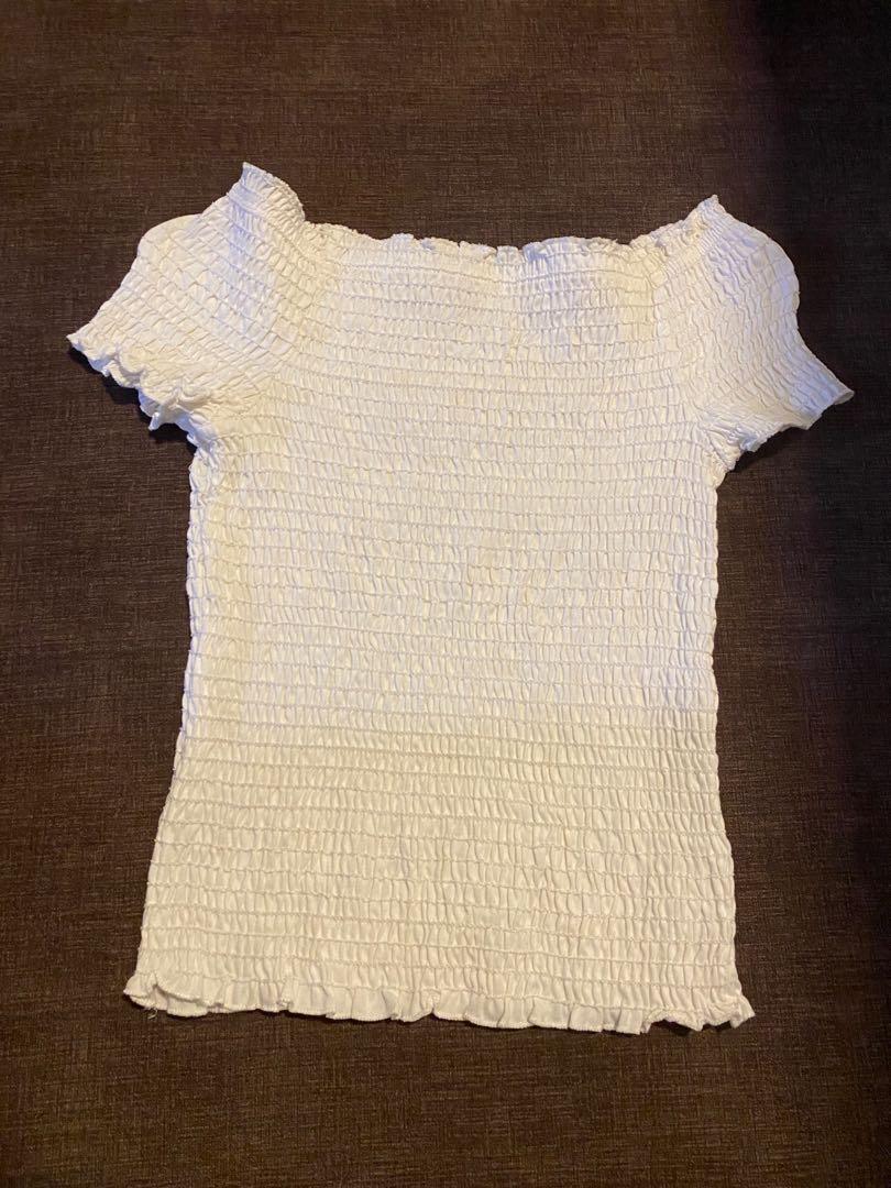 White top, Women's Fashion, Tops, Blouses on Carousell