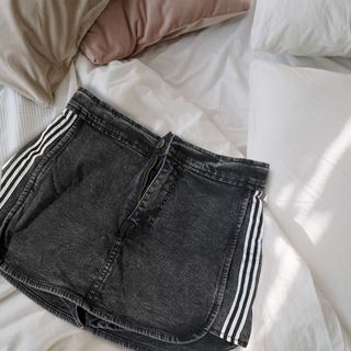 (Category: ) located in . Submitted by shopflea (Listing ID 1152738902, Image 1). Description: .