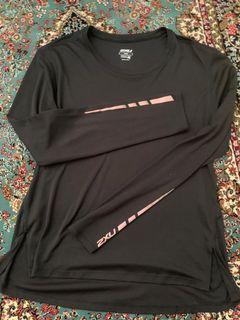 2XU small longsleeve