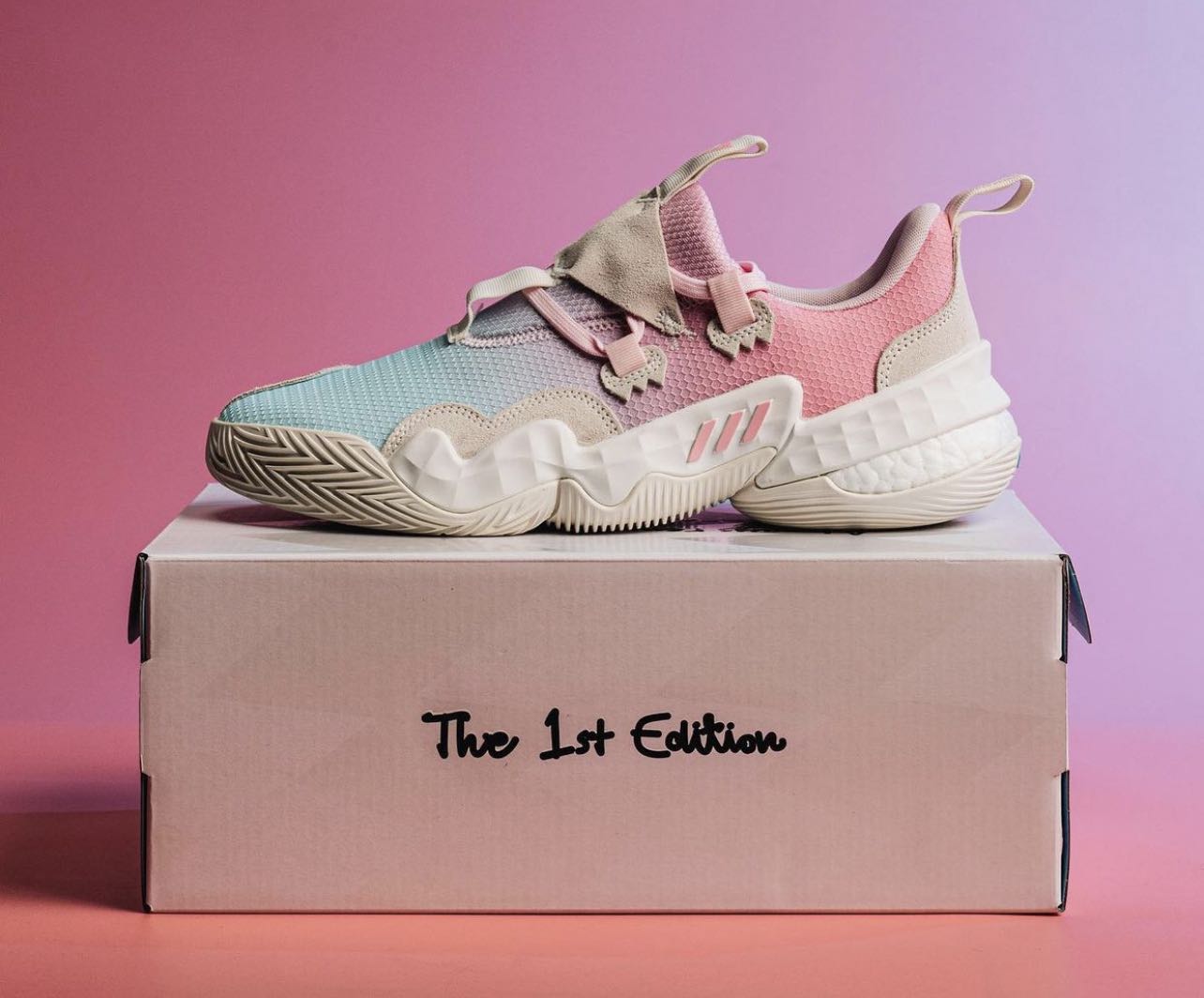 (ç¾è²¨42ç¢¼) Adidas Trae Young 1 âCotton Candyâ, ç·è£, é, æ³¢é - Carousell