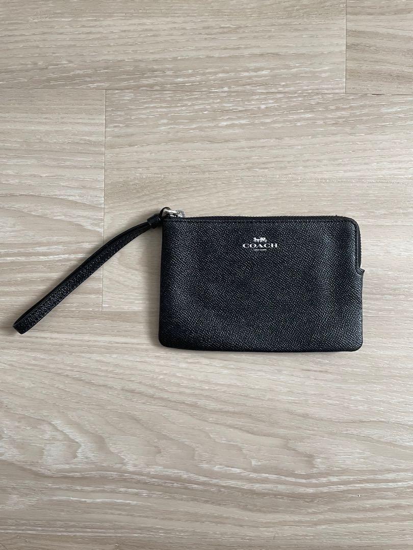 Sparkle wristlet outlet