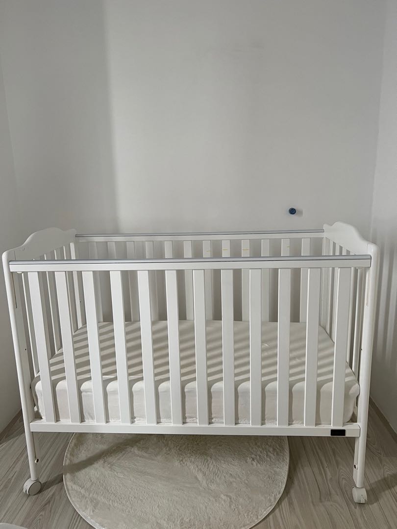 Giggles baby bed sales