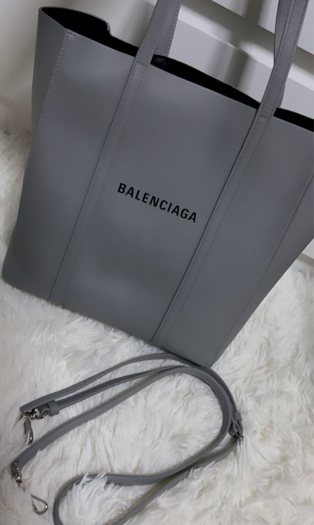 Balenciaga tote 2025 xs