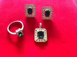 SAlE🥇Elegant set vintage cosmetic  fine jewellery FREE MAIL 💌📮