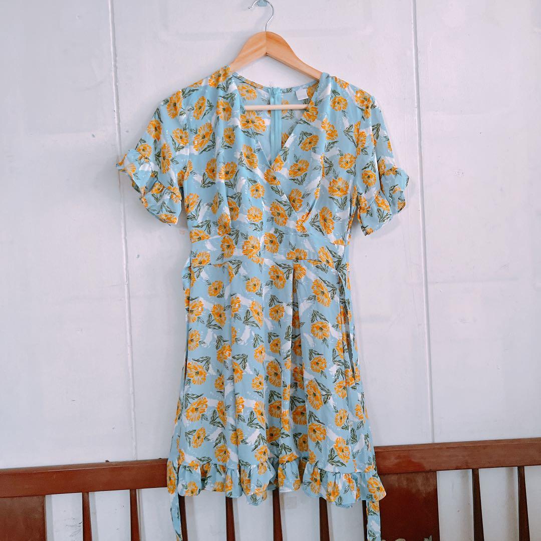 blue and yellow flower dress