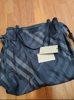 Authentic Burberry Buckleigh Packable Nylon Tote Bag, Luxury, Bags &  Wallets on Carousell