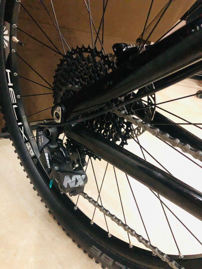 DARTMOOR TRAIL / ENDURO BIKE 27.5 M Size, Sports Equipment, Bicycles