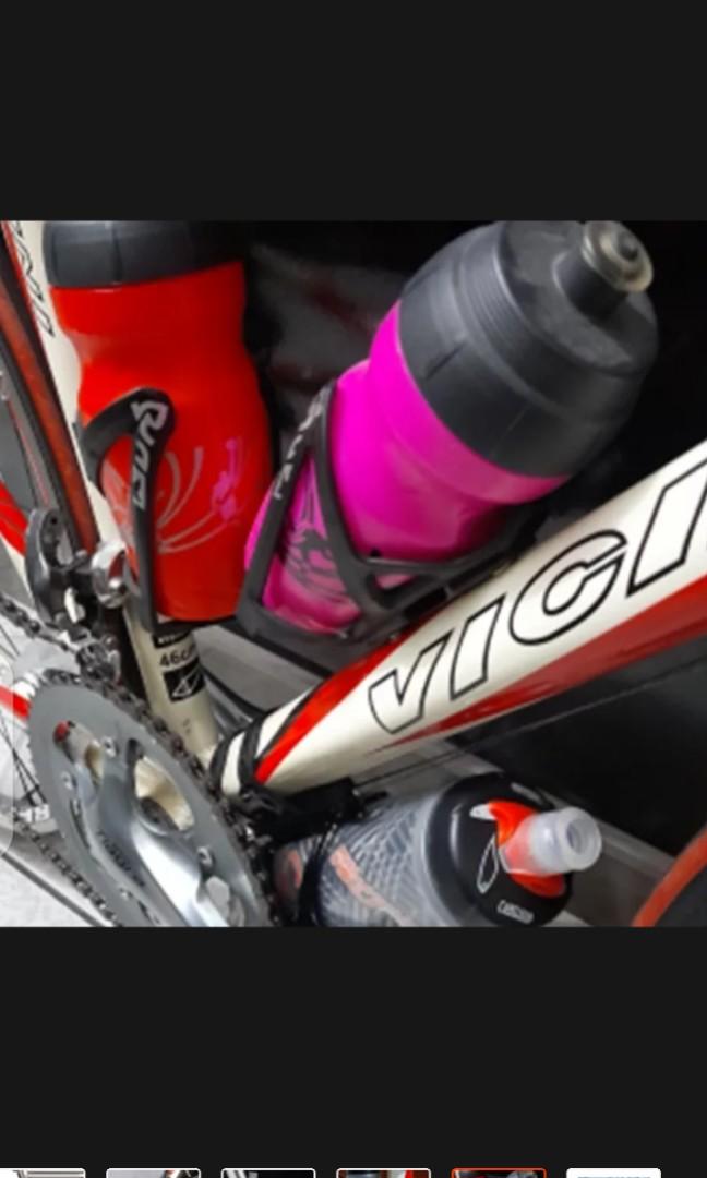 Decathlon Btwin Universal Bottle Cage mount, Sports Equipment, Bicycles