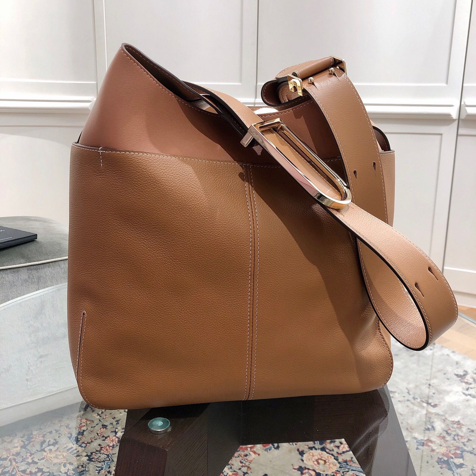 Delvaux So Cool MM, 名牌, 手袋及銀包- Carousell