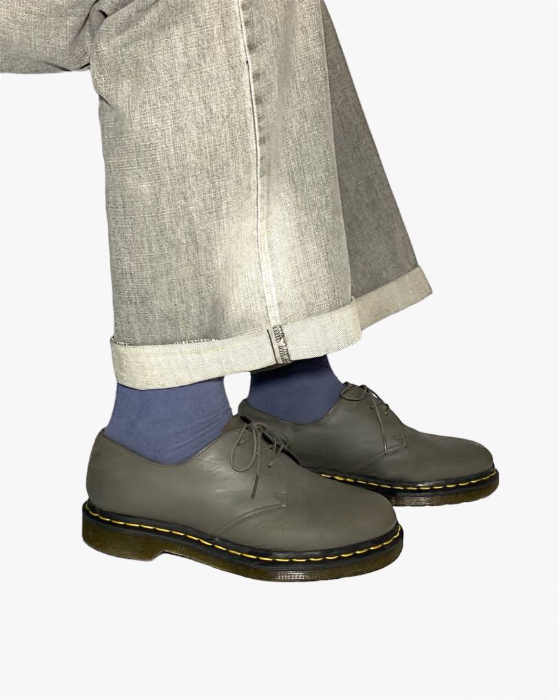 Dr Martens 1461 Dark Grey Smooth size 6uk(39-40) MIC, Fesyen Pria, Sepatu ,  Sepatu Boot di Carousell