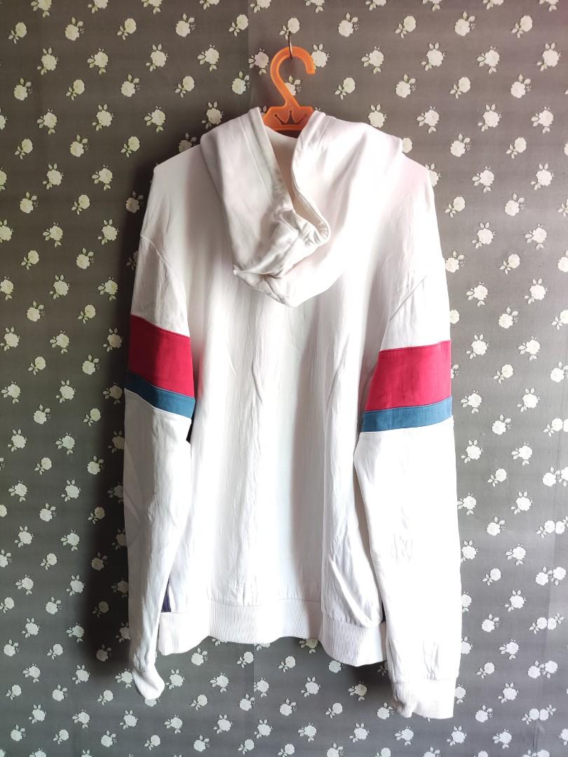 Fila x Staple Pigeon (Category: Coats, Jackets and Outerwear) located in Manila. Submitted by letsriv (Listing ID 1153218408, Image 2). Description: Fila x Staple Pigeon Size XS (19x25) 9/10 P600.