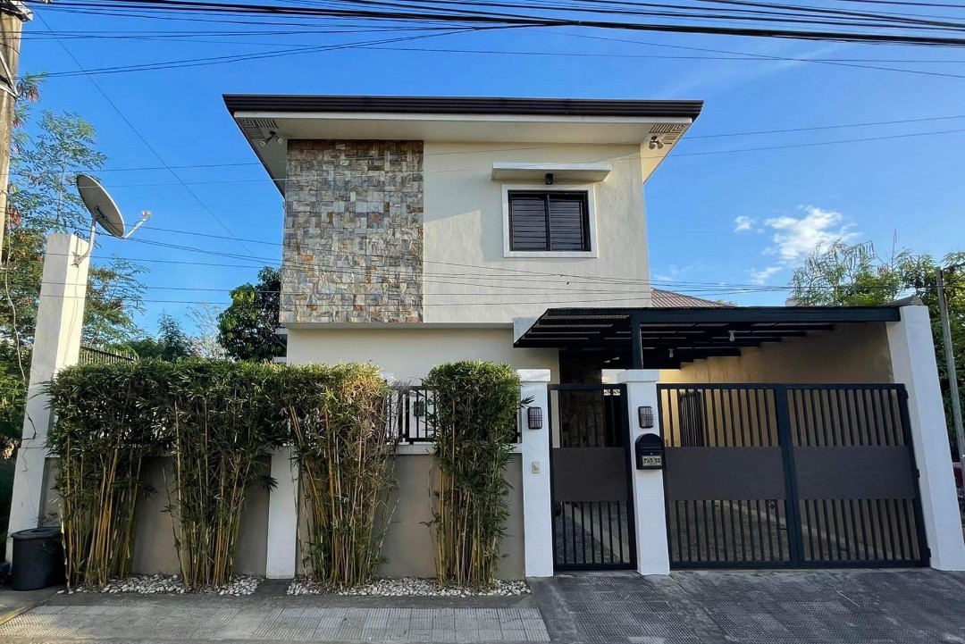 FOR SALE! Katarungan Village House and Lot. Poblacion, Muntinlupa