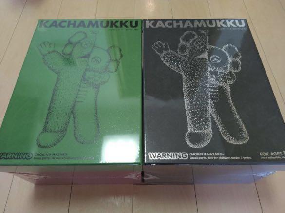 日本快貨) KAWS KACHAMUKKU original colourway black, 興趣及遊戲 