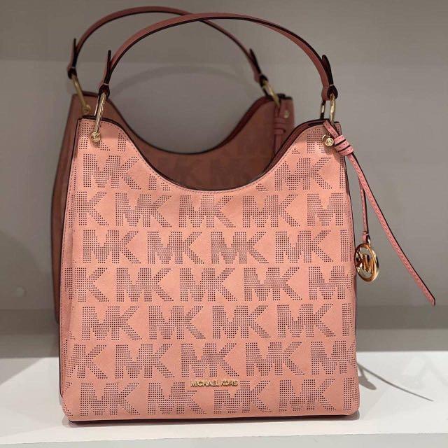 Michael Kors Tote Bag, Women's Fashion, Bags & Wallets, Shoulder Bags on  Carousell