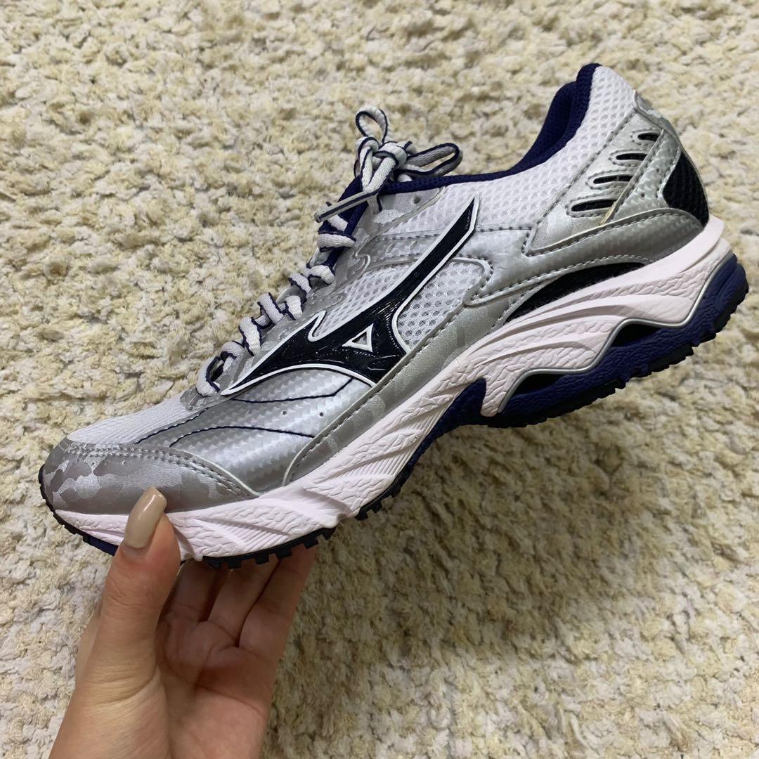 E36.5 MIZUNO silver grey sneakers running shoes