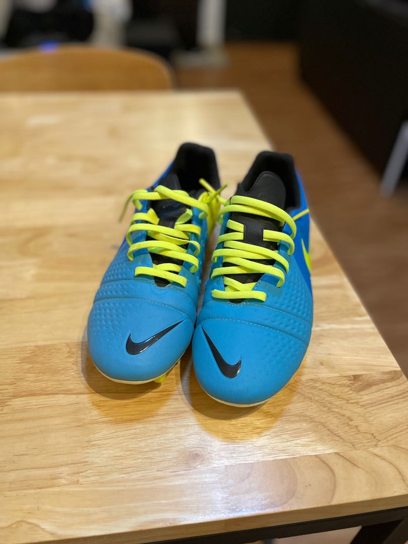 Nike CTR360 Football Boots, Men's Fashion, Footwear, Boots on Carousell