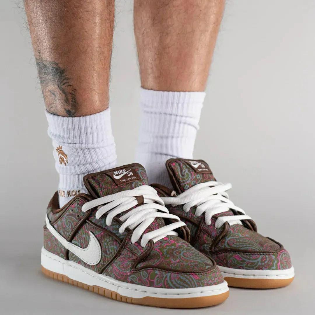 NIKE SB Dunk Low Paisley Brown, 男裝, 鞋, 波鞋- Carousell