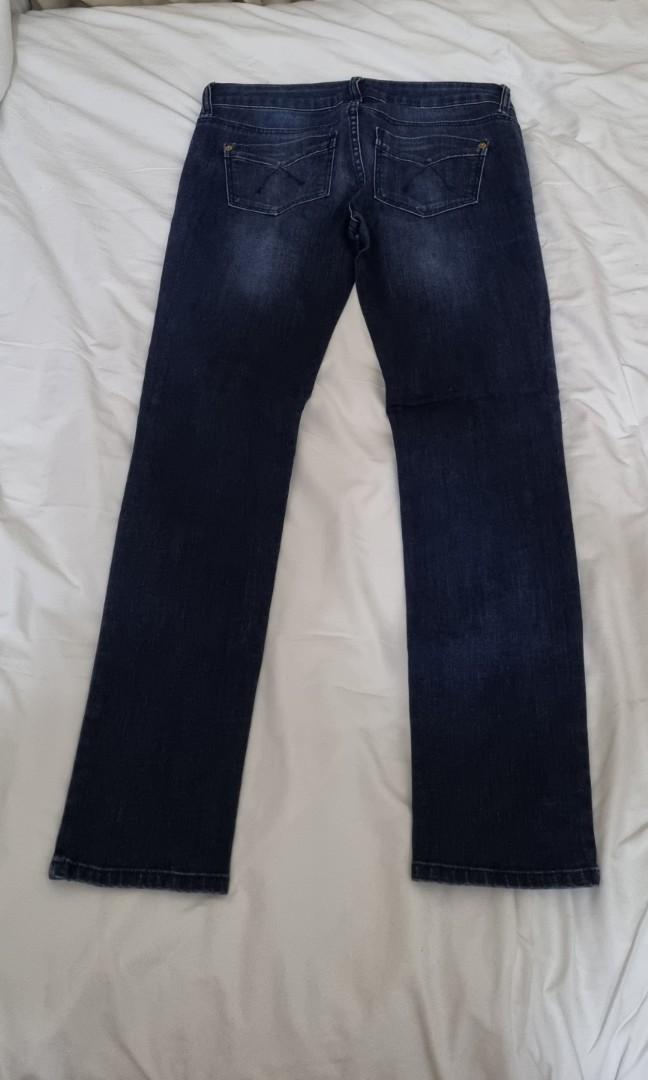 ORIG TOPSHOP BAXTER jeans Sz28 (Category: Jeans) located in Pasig City. Submitted by queenvhie (Listing ID 1153275532, Image 2). Description: 2 colors available: Dk. blue washed and black low rise skinny jeans. semi strechable.