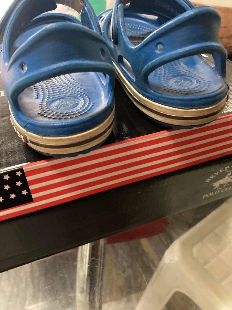 Original CROCS (Category: Babies & Kids Fashion) located in Las Pinas. Submitted by cadeefly (Listing ID 1153168443, Image 2). Description: RFS: Decluterring -wrong size -di talaga kasya kahit ano pilit -bought in Brazil .