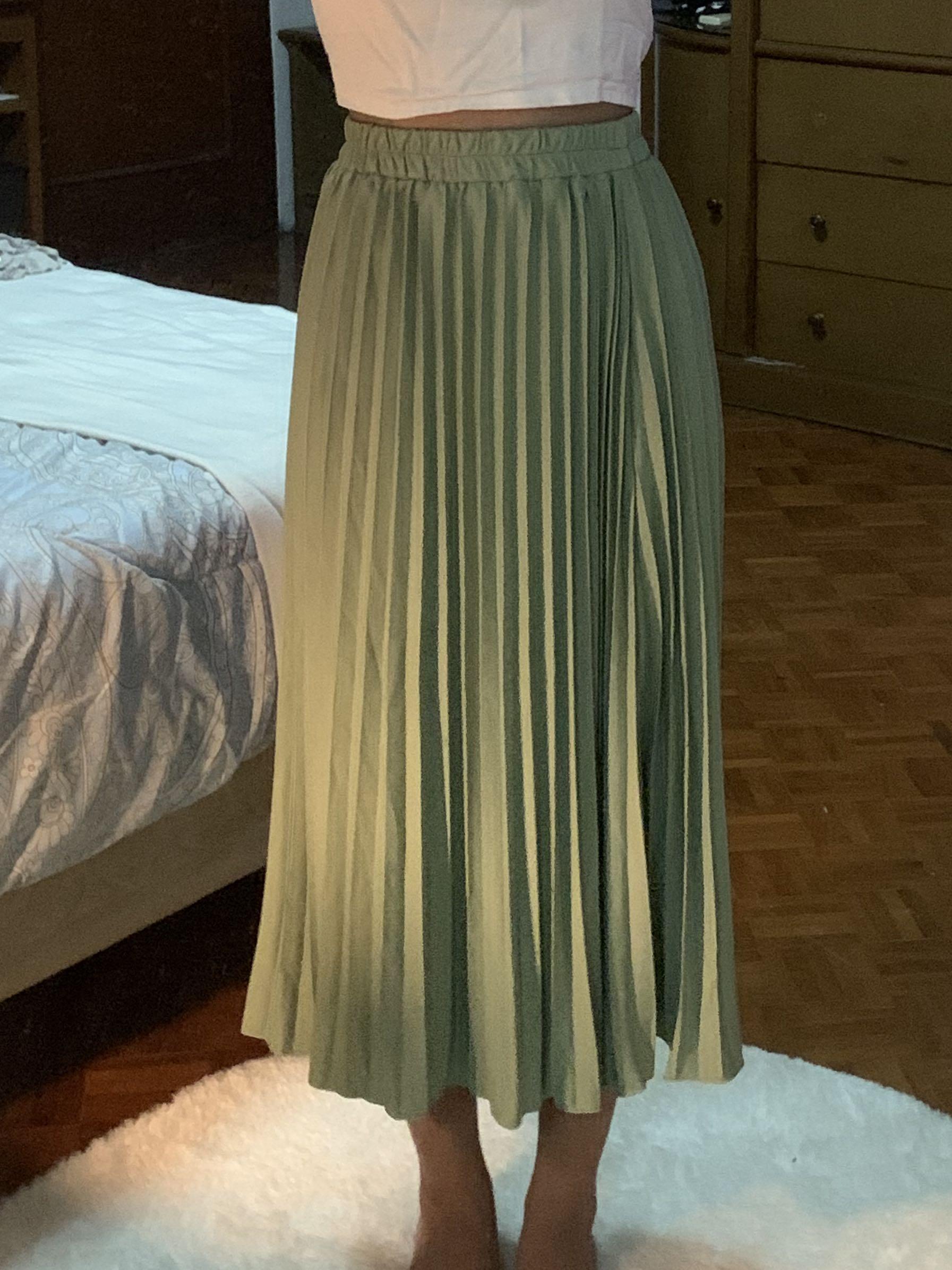 pleated midi skirt