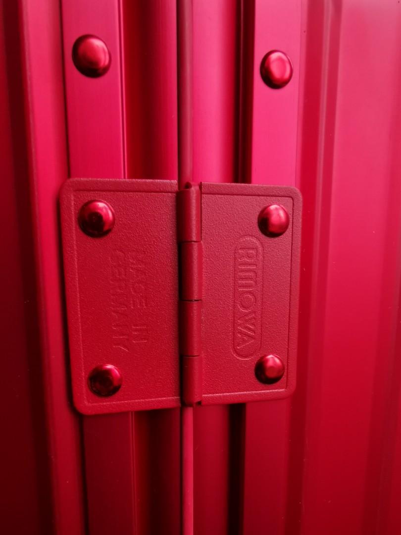 Supreme x RIMOWA Topas Suitcase