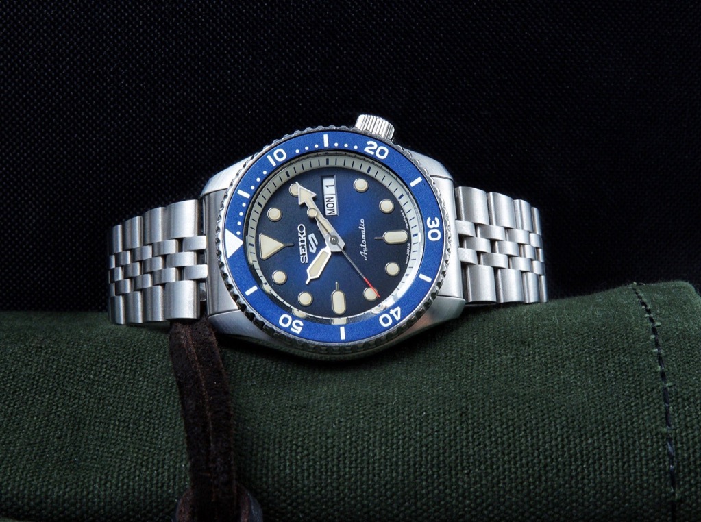 Hands-On Review Uncle Seiko SKX Z199 and Super Oyster Bracelets