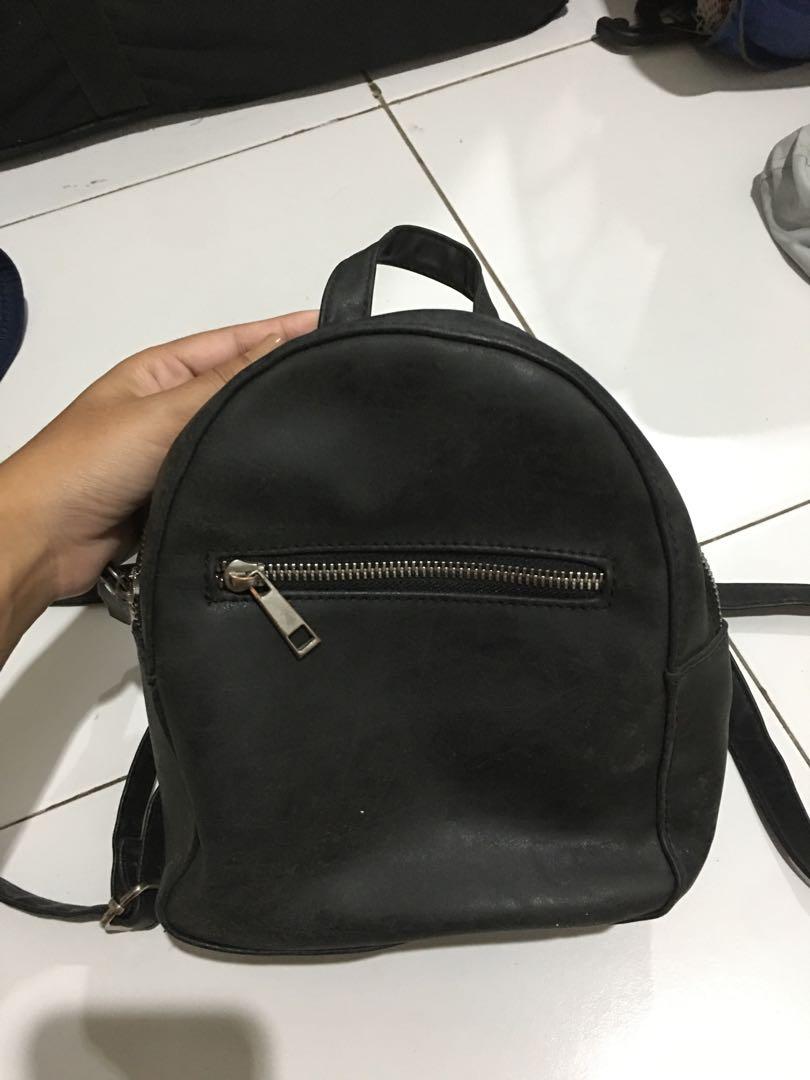 typo mini backpack Fesyen Wanita Tas Dompet di Carousell