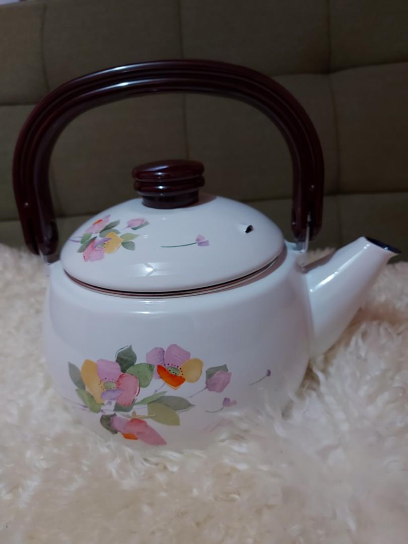 Zojirushi Enamel Kettle (Category: Cookware & Accessories) located in Las Pinas. Submitted by danechanel (Listing ID 1153215615, Image 2). Description: Brandnew Zojirushi Enamel Kettle without box..