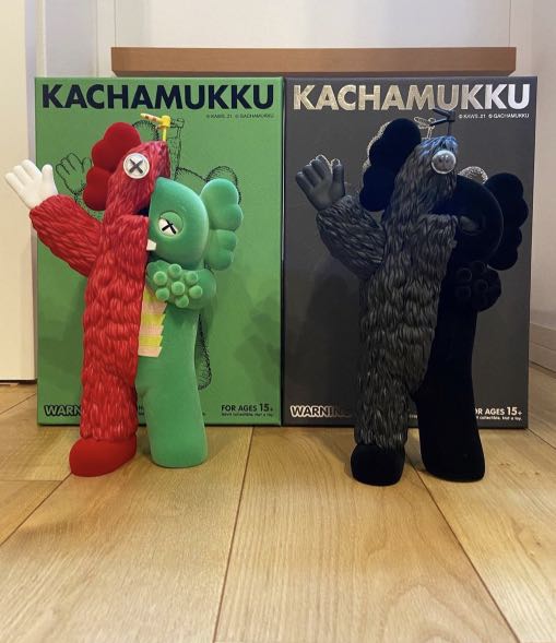 日本快貨) KAWS KACHAMUKKU original colourway black, 興趣及遊戲 