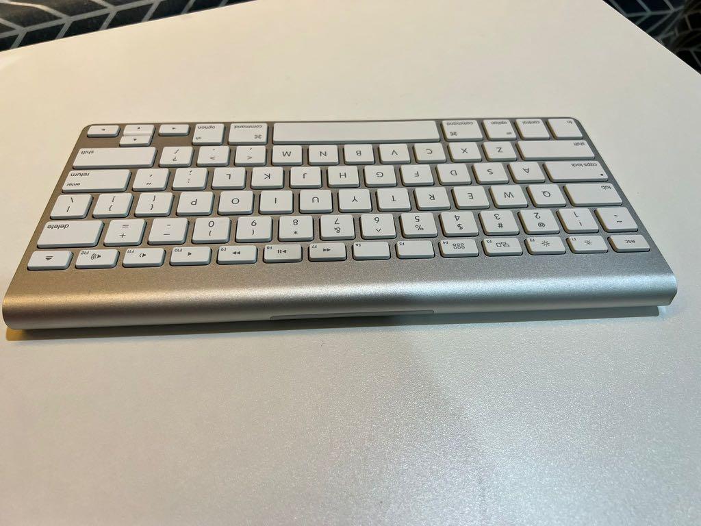 Apple wireless keyboard, Computers & Tech, Parts & Accessories