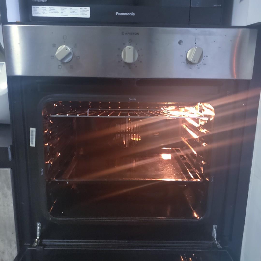 Ariston oven, TV & Home Appliances, Kitchen Appliances, Ovens
