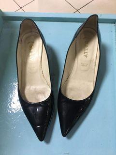 Bally 2 inch heels pointed preloved size 9